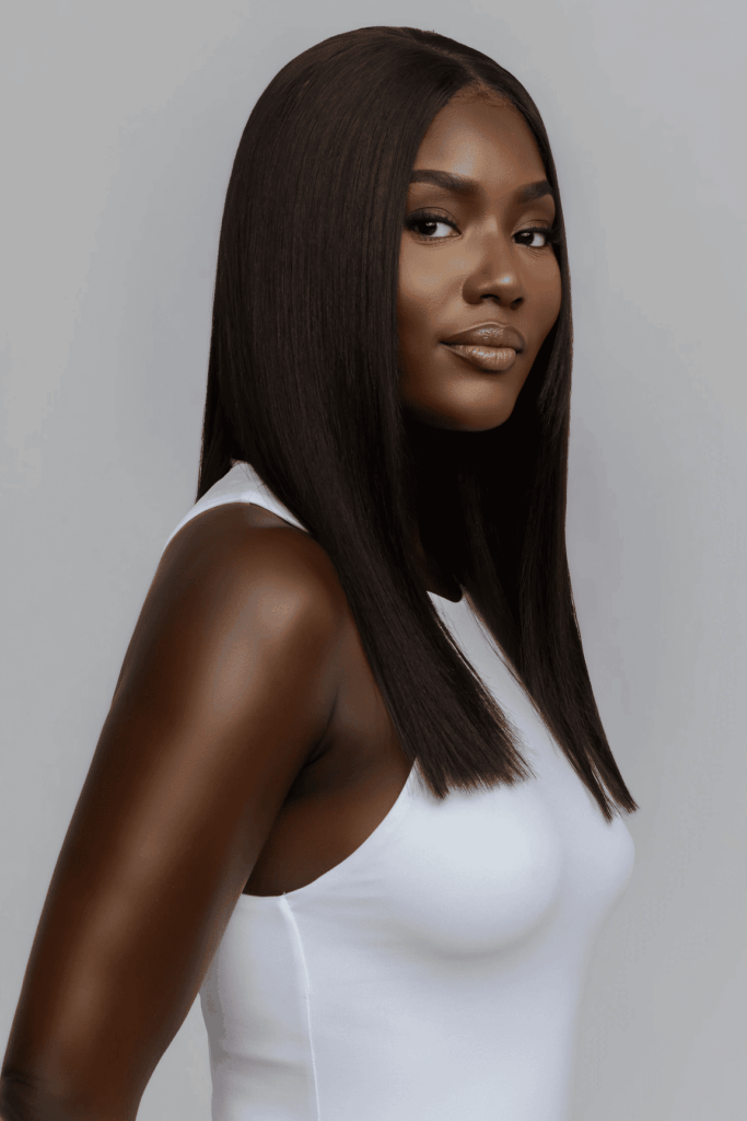 Extensions, texture lisse afro naturelle, étirée et maîtrisé