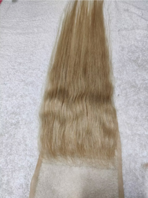 Closure Pure 5X5 Raie libre, lisse blond miel en dentelle suisse HD