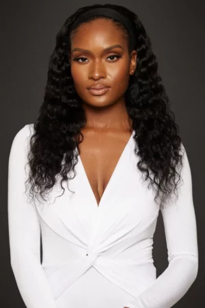 Perruque brésilienne vierge à ondulations profondes avec bandeau – 100% Natural Brazilian Deep Wavy